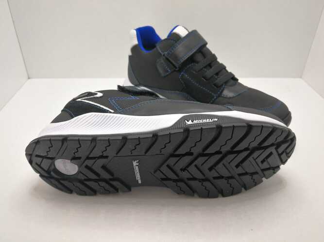 Zapatillas deportivas de Primigi para niñs,tennis con suela Michelin