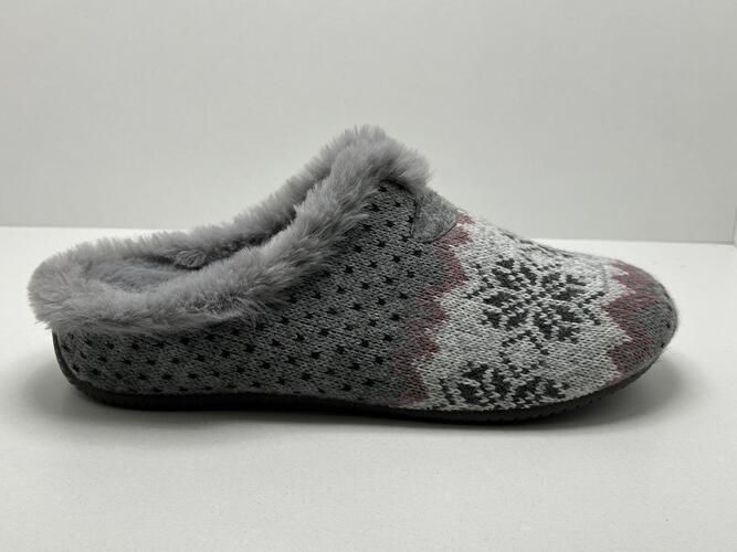 zapatilla de casa GARZON  gris cuadros descalza