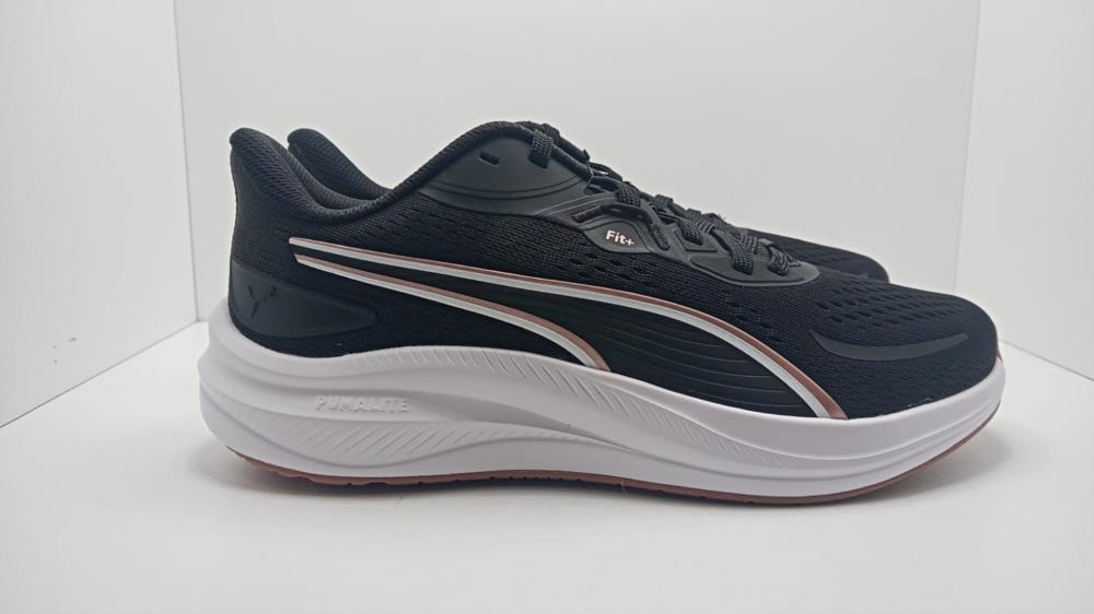 : Zapatilla PUMA negra y nude con cordones